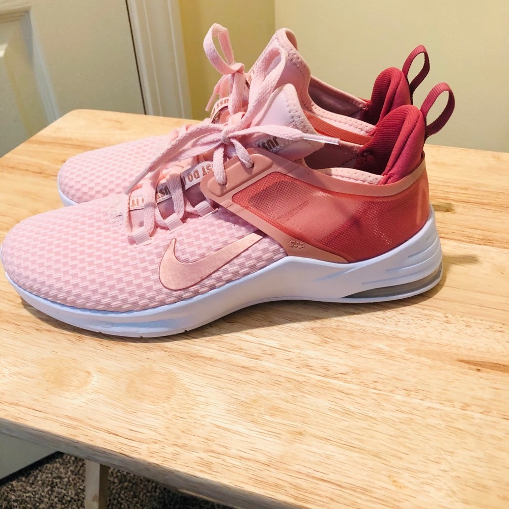 Nike Air Max Bella TR Training Sneaker- Size 8.5